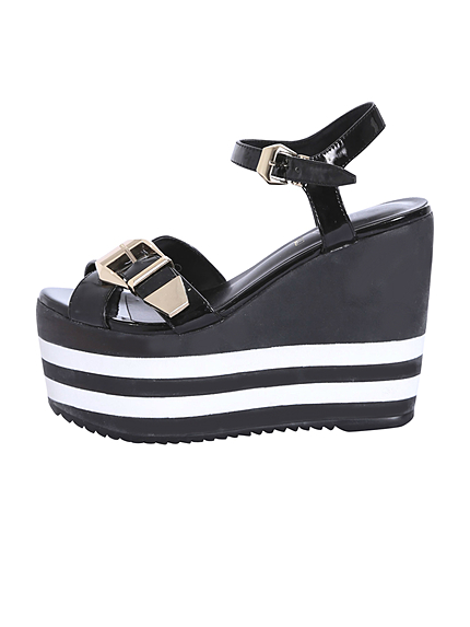 クロスベルトサンダル