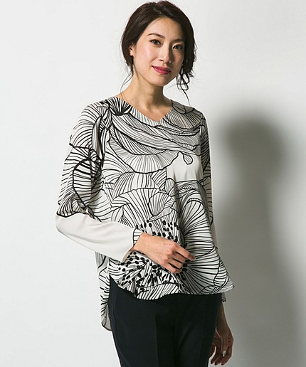 ダリアラインプリントジャージーカットソー