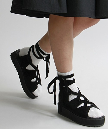 WEGO/ベロアレースアップサンダル