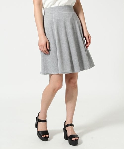 ポンチフレアスカート