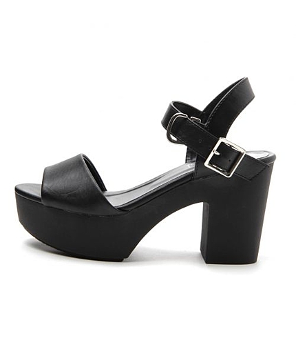 ヒールサンダル