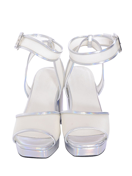 スクエアヒールサンダル