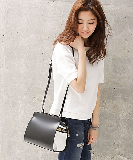 ソフトレザーショルダーバッグ/L