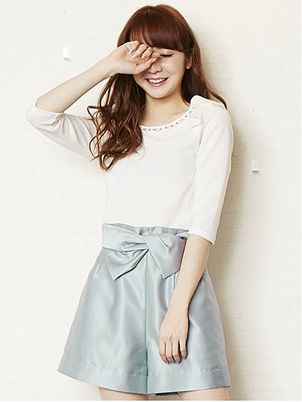 シャイニーウエストリボンショートパンツ