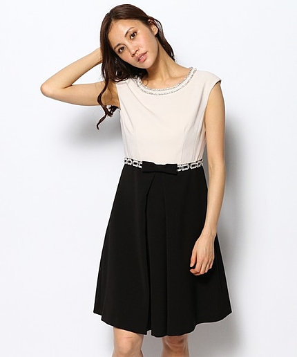 ラインビジューフレアワンピース