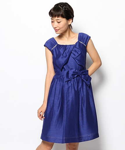 クラシカルライトシャンタンドレス