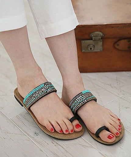 ビーズフラットサンダル