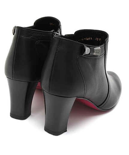 リボン付きブーティ