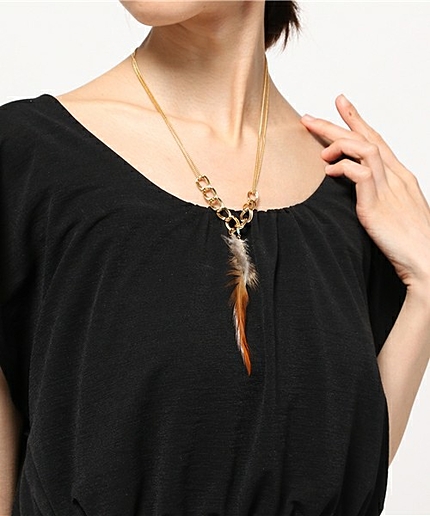 ＜CREAM HILLS＞ フェザーネックレス