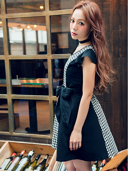 《ViVi 6月号　トリンドル玲奈さん着用》ラッフルスリーブサーキュラーワンピース