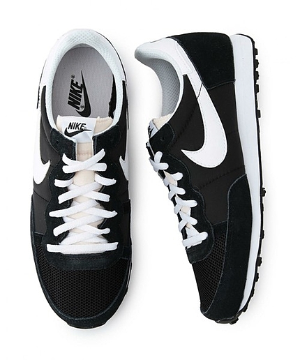 [WEB限定]NIKE チャレンジャー スニーカー