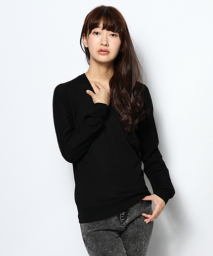 FINEMERINOWOOLVNKLSVネックニット