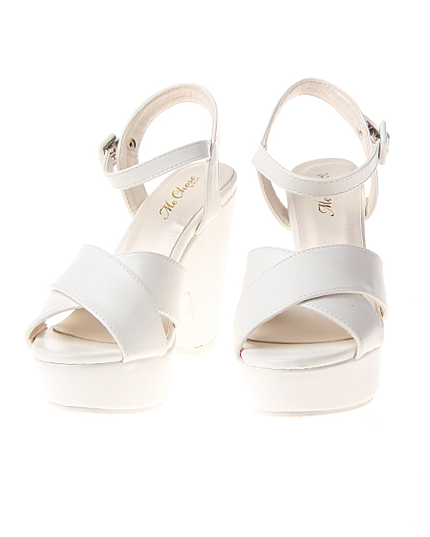 【7／3ヒルナンデスご紹介商品】クロスストラップ／サンダル