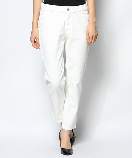 テーパードパンツ