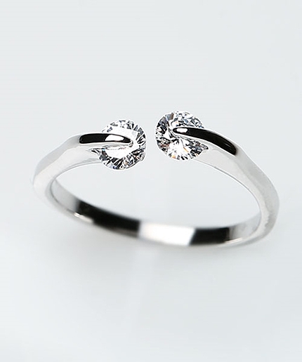 W Stone Ring