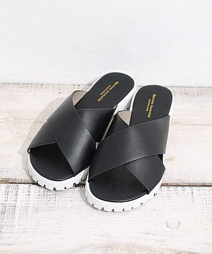 クロスベルトサンダル