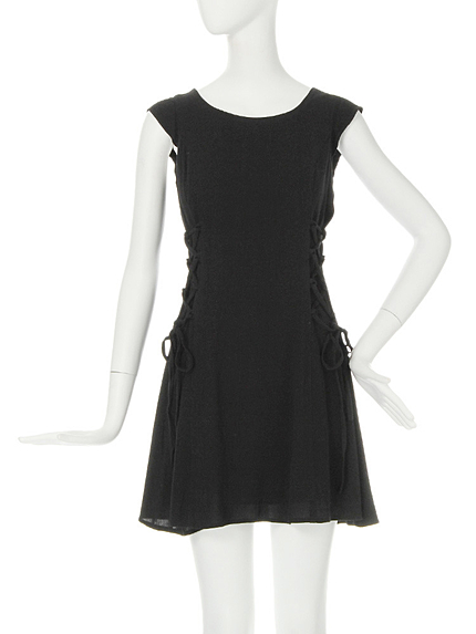 【FEMININE】レースアップワンピース