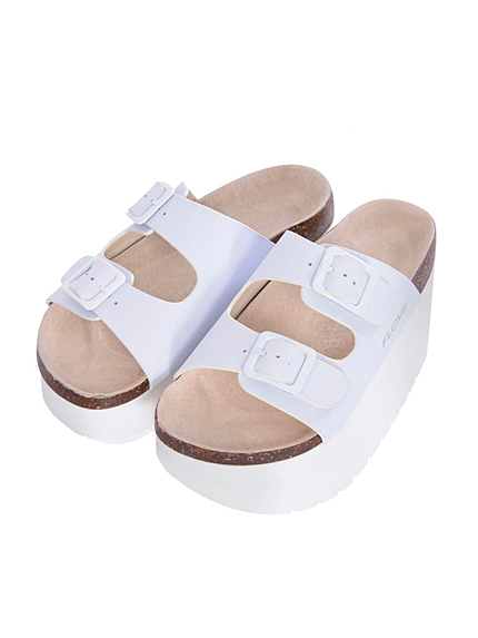 【JELLY8月号】プラットフォームサンダル