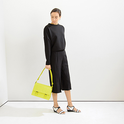 エンボスショルダーバッグ / EMBOSSED SHOULDER BAG