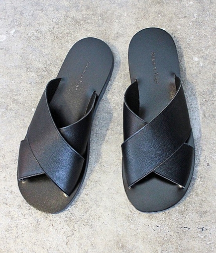 クロスサンダル