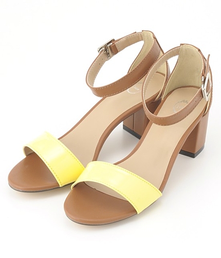 チャンキーヒールアンクルストラップサンダル