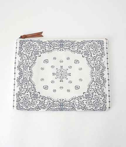 【mina7月号掲載】 バンダナプリントクラッチバッグ