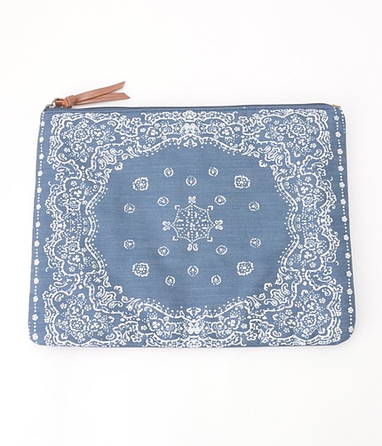 【今だけ!セールOFF率からさらに10%OFF】 【mina7月号掲載】 バンダナプリントクラッチバッグ