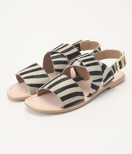 ポニーヘアサンダル