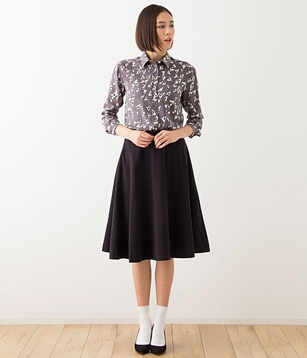 トライアングルプリントブラウス