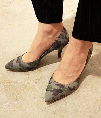 ポインテットパンプス