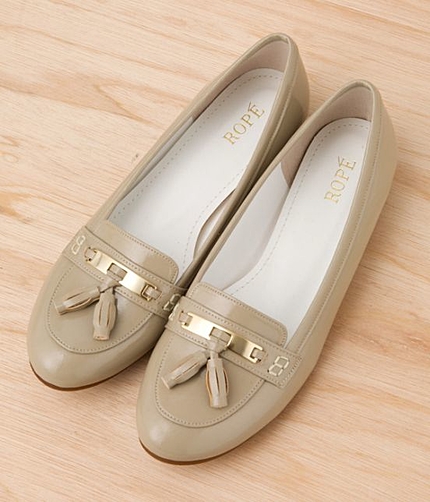 エナメルタッセルローファー