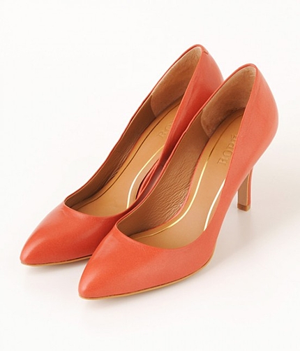 ポインテッドパンプス