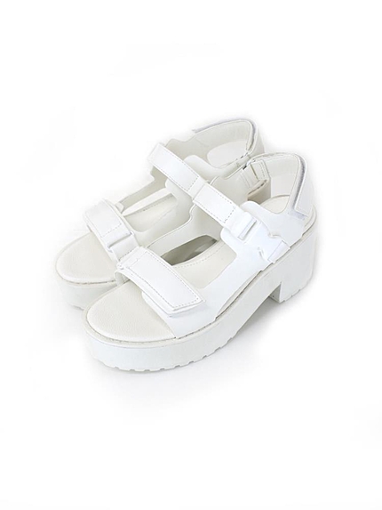 スポーティサンダル