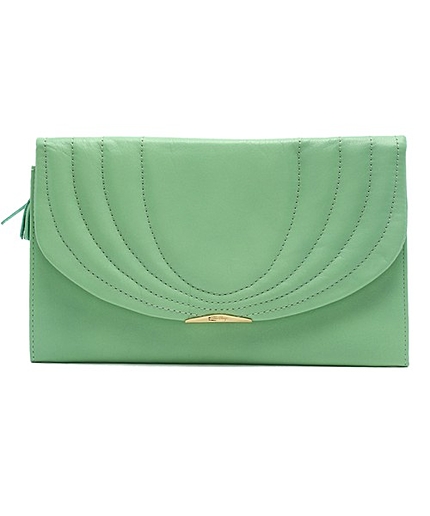 エミリークラッチ