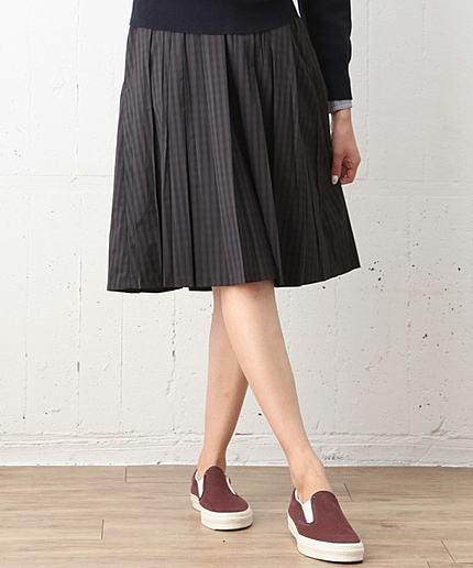 チェックタフタスカート