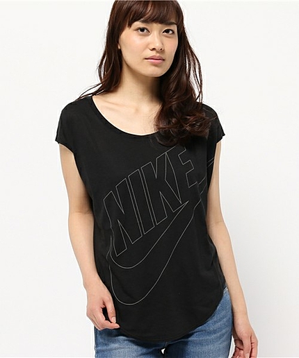 BY MORE NIKE SIGNAL TEE