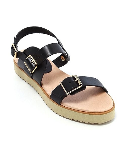 ベルト付きフラットサンダル