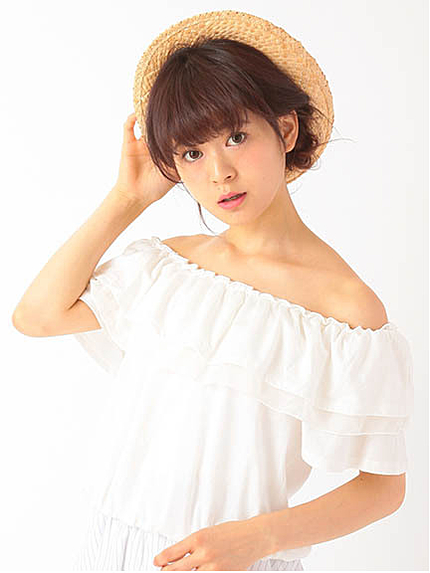 オフショルダープルオーバー