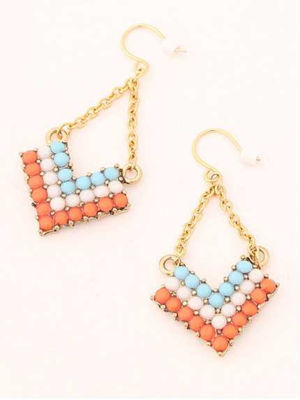 ダイヤ型ピアス