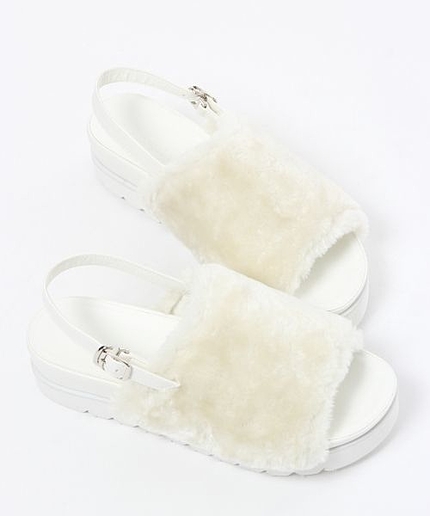 【WEB限定先行予約】フェイクレザーファーフラットサンダル25