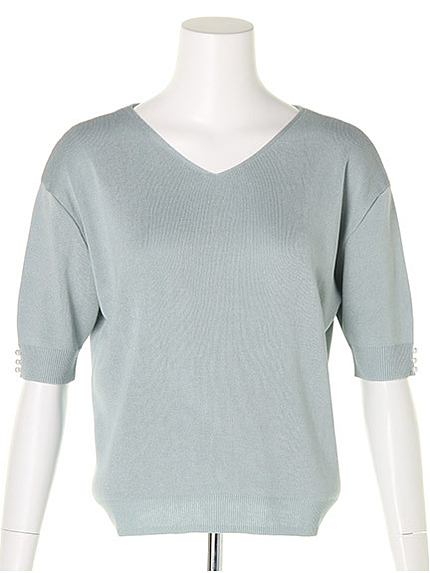 シンプルカラーニット