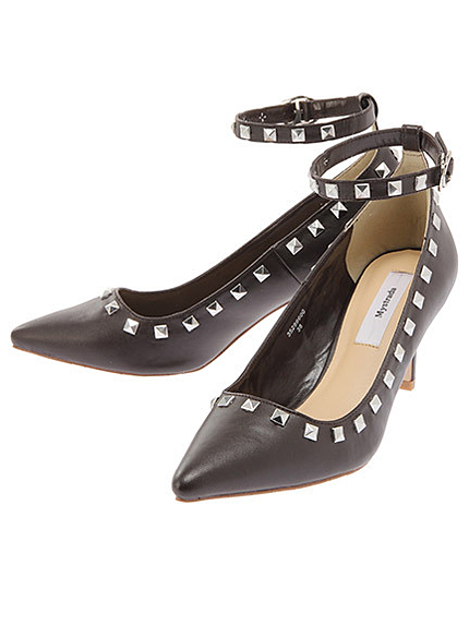 スタッズパンプス