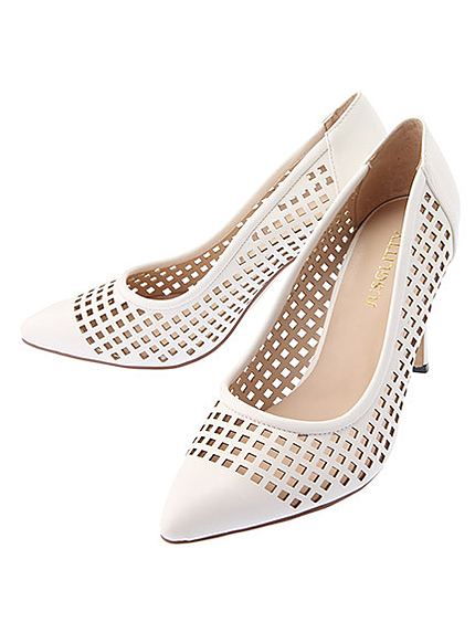 パンチングパンプス