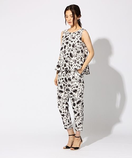 Ｐペプラムノースリーブセットアップ