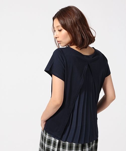 バックプリーツカットソー