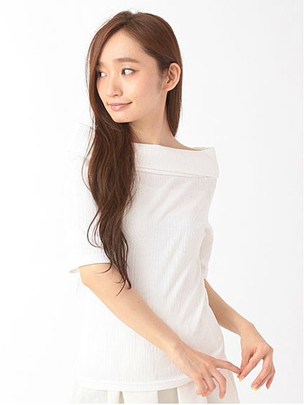 ・オフショルダープルオーバー