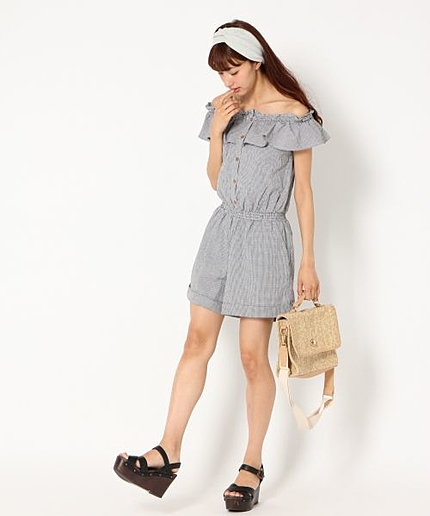 オフショルフリルロンパース