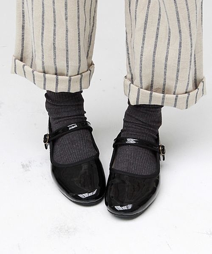 ストラップフラットシューズ