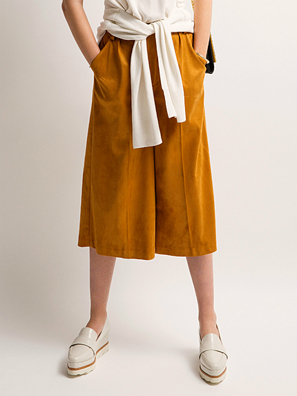 スエードガウチョパンツ