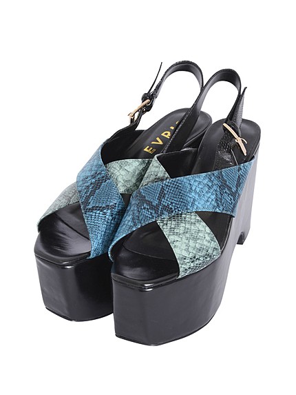 パイソンサンダル